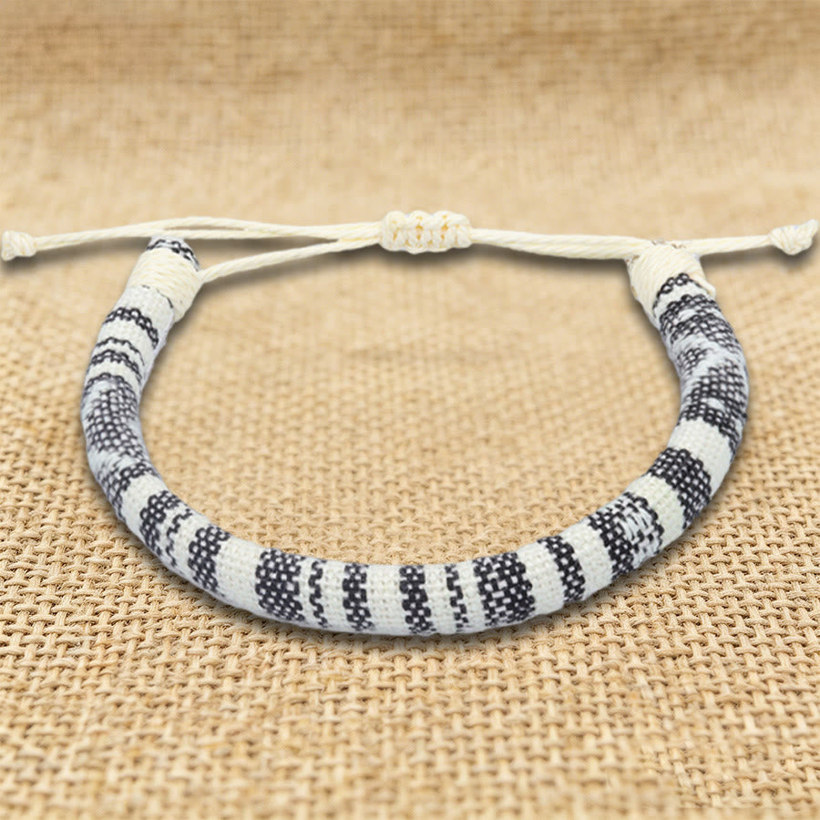 Bracelet d'amitié tressé à la main en fil de coton Olivenorma, motif ethnique bohème - Patchwork noir et blanc - image 24