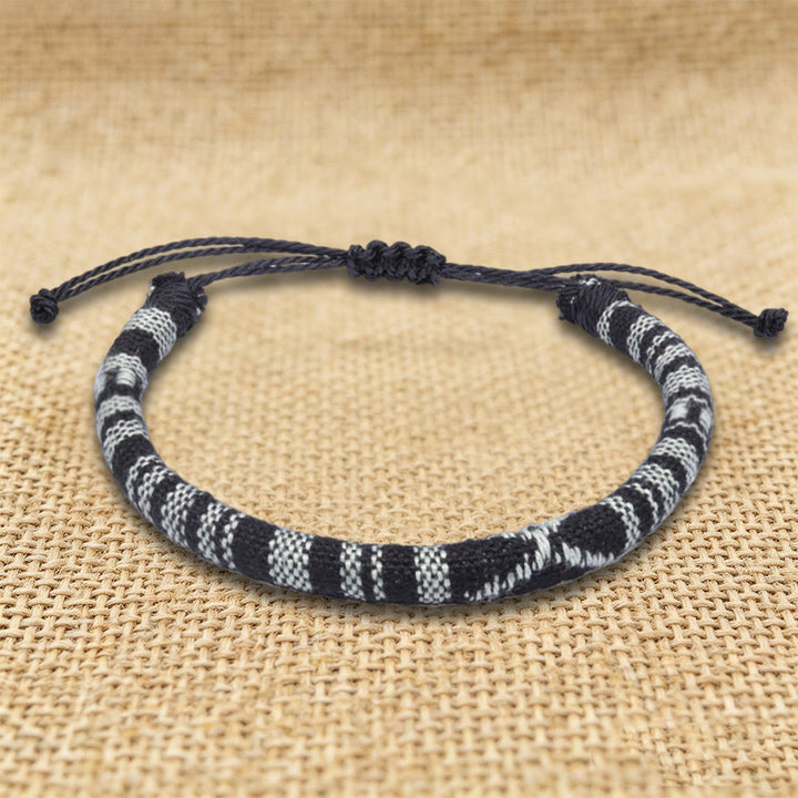 Bracelet d'amitié tressé à la main en fil de coton Olivenorma, motif ethnique bohème - Chevron noir et blanc - image 16