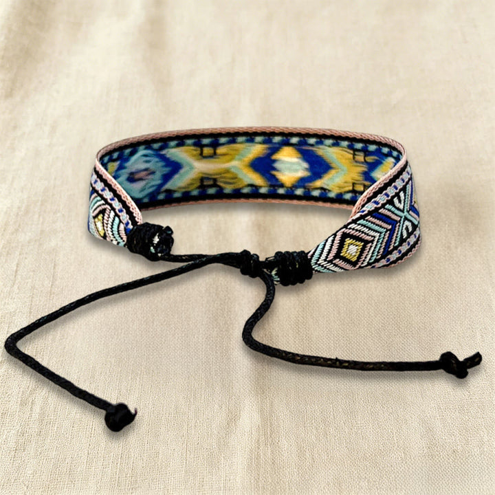 Bracelet tressé Olivenorma à motif ethnique géométrique tribal, ajustable et noué, idéal au quotidien et pour les fêtes. - image 5