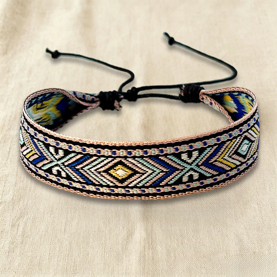 Bracelet tressé Olivenorma à motif ethnique géométrique tribal, ajustable et noué, idéal au quotidien et pour les fêtes. - Tan Geometric - image 4