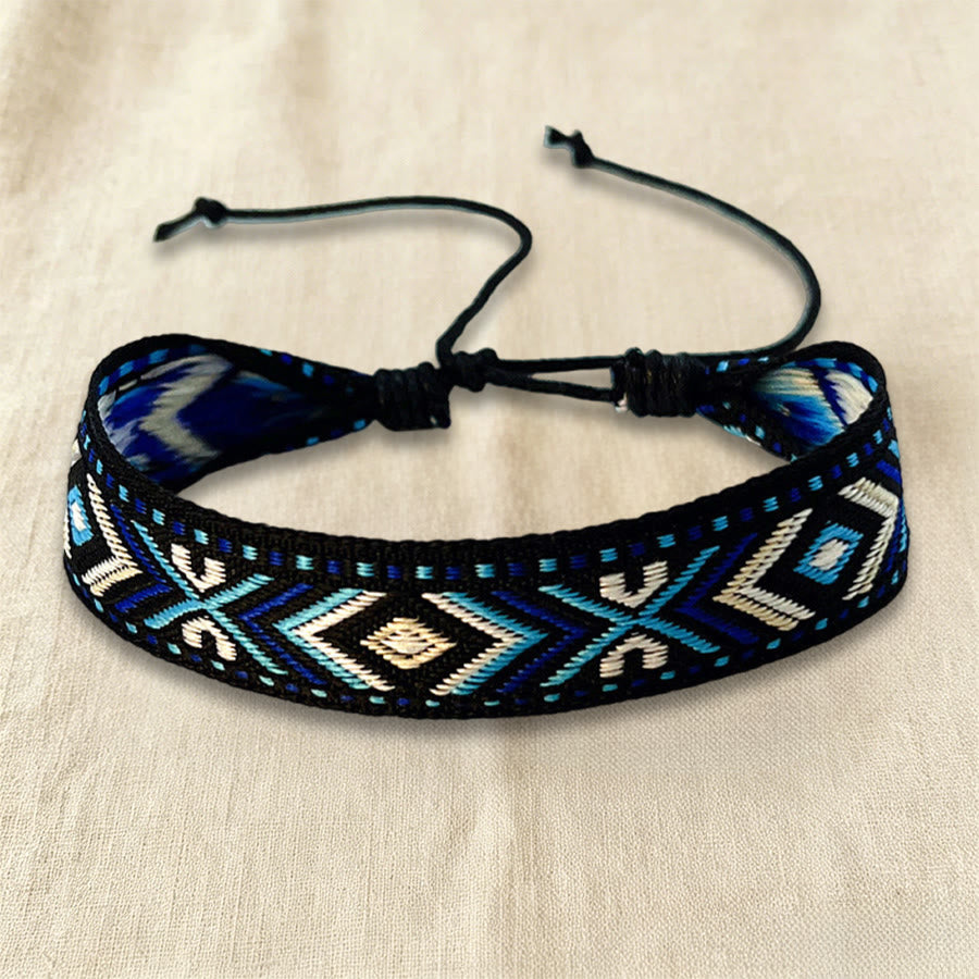 Bracelet tressé Olivenorma à motif ethnique géométrique tribal, ajustable et noué, idéal au quotidien et pour les fêtes. - Treillis Noir - image 7