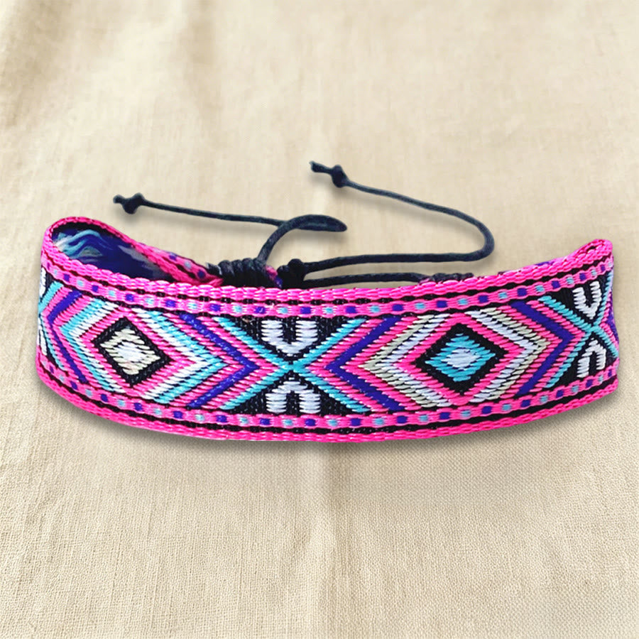 Bracelet tressé Olivenorma à motif ethnique géométrique tribal, ajustable et noué, idéal au quotidien et pour les fêtes. - Motif rose vif - image 12