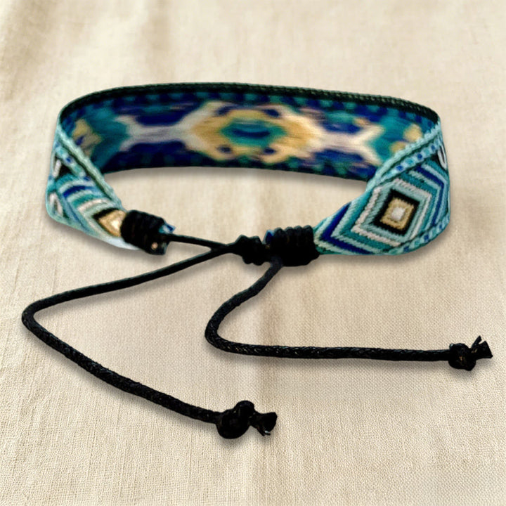 Bracelet tressé Olivenorma à motif ethnique géométrique tribal, ajustable et noué, idéal au quotidien et pour les fêtes. - image 1