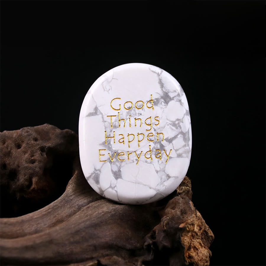 Pierre de poche apaisante gravée Olivenorma « De bonnes choses arrivent chaque jour » - Howlite - Support d'airbag et pierre précieuse - image 17