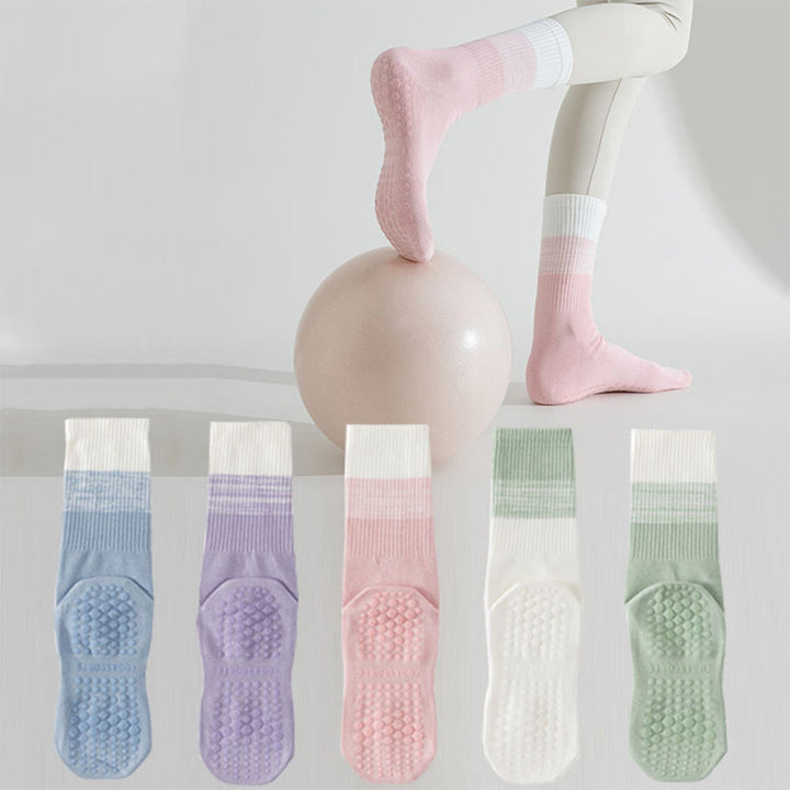 Chaussettes de yoga Olivenorma bicolores mi-mollet antidérapantes à picots en silicone pour femmes - image 1