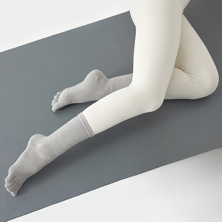 Chaussettes de yoga Olivenorma Stable Traction à cinq orteils, antidérapantes et montantes, pour femmes. - image 11