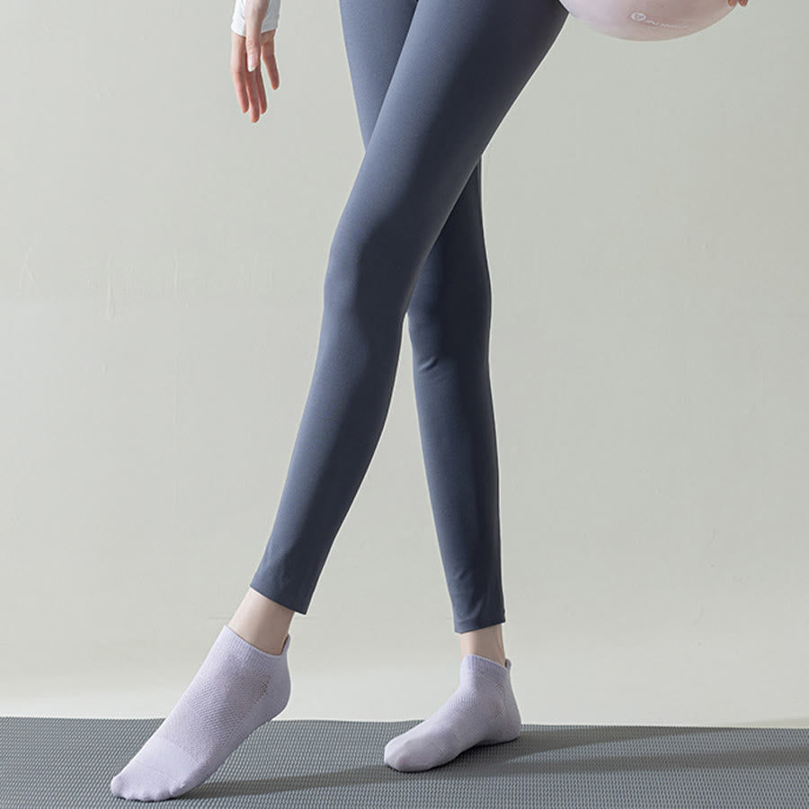 Chaussettes de yoga Olivenorma à semelle intégrale antidérapante pour femmes, idéales pour le fitness en intérieur. - image 13
