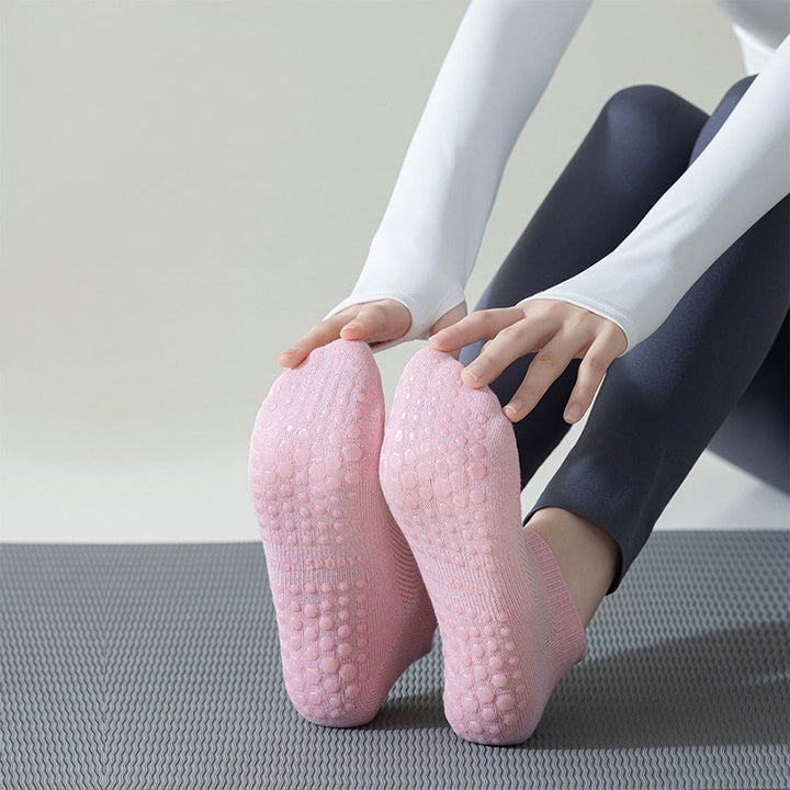 Chaussettes de yoga Olivenorma à semelle intégrale antidérapante pour femmes, idéales pour le fitness en intérieur. - image 4