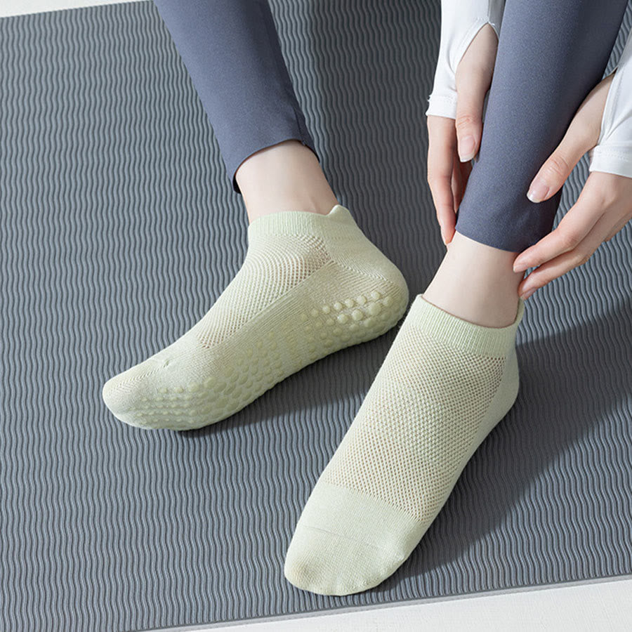 Chaussettes de yoga Olivenorma à semelle intégrale antidérapante pour femmes, idéales pour le fitness en intérieur. - image 16