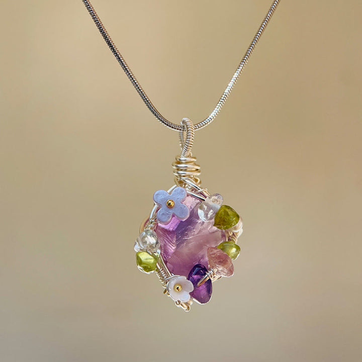 Collier pendentif Olivenorma en pierre naturelle avec fleurs émaillées et péridot - Améthyste - image 6