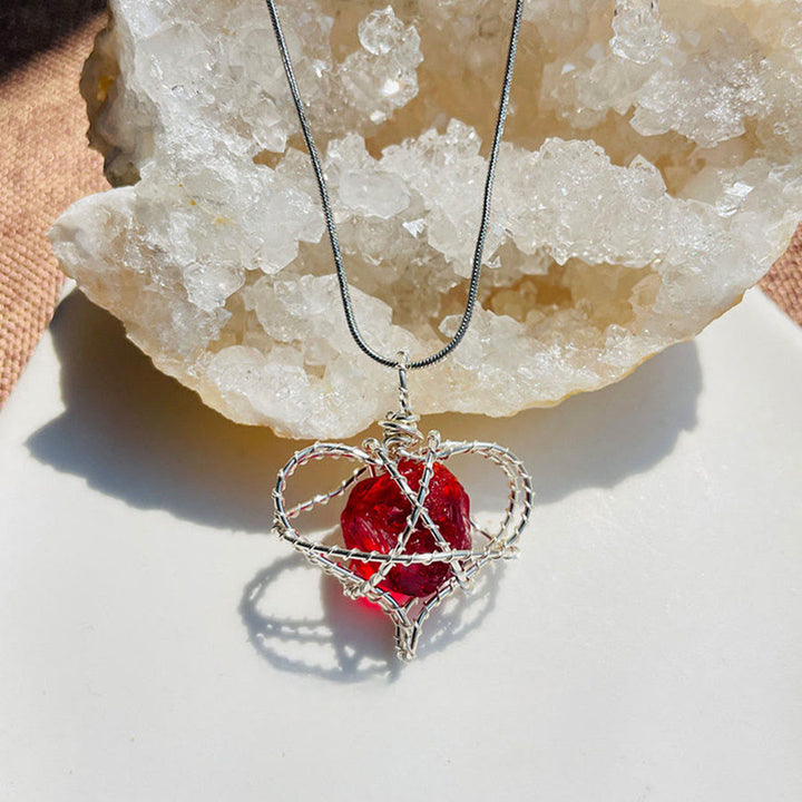 Collier pendentif Olivenorma en pierre naturelle avec fleurs émaillées et péridot - Verre rouge - image 16