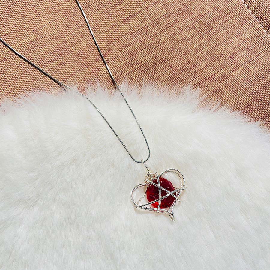 Collier pendentif Olivenorma en pierre naturelle avec fleurs émaillées et péridot - image 17