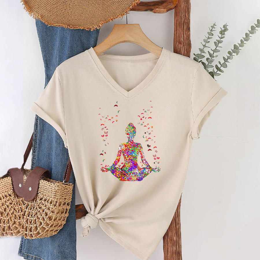 T-shirt Olivenorma à col en V avec silhouette de méditation aquarelle - Kaki - 2XL - image 3