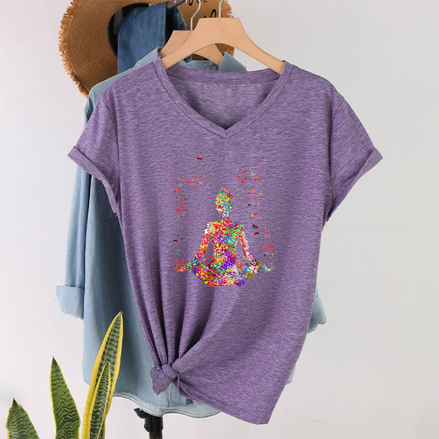 T-shirt Olivenorma à col en V avec silhouette de méditation aquarelle - Violet - 2XL - image 36