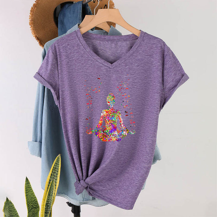 T-shirt Olivenorma à col en V avec silhouette de méditation aquarelle - Violet - 2XL - image 36