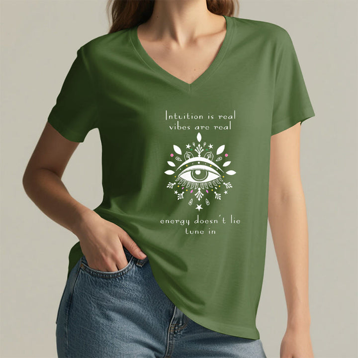 T-shirt Olivenorma décontracté à col en V avec imprimé de citation sur l'intuition et l'œil mystique - image 26