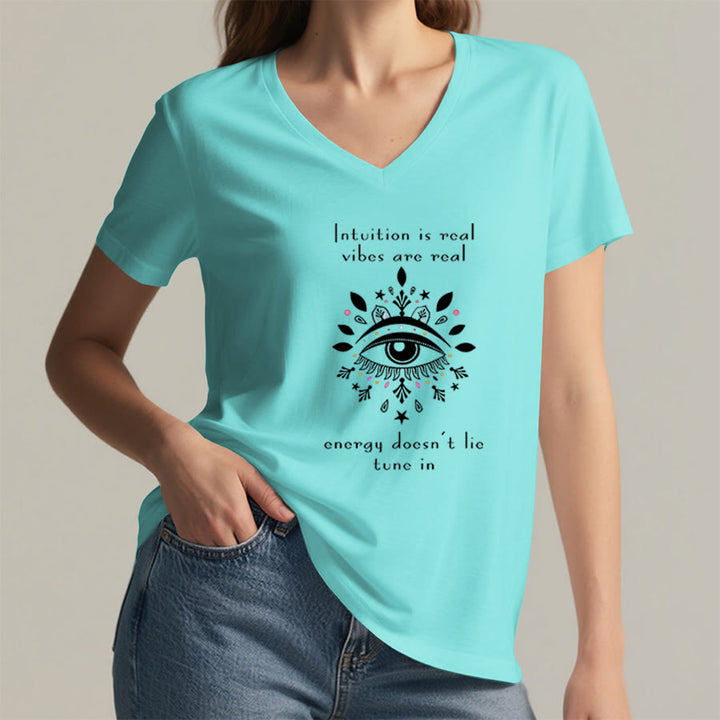 T-shirt Olivenorma décontracté à col en V avec imprimé de citation sur l'intuition et l'œil mystique - image 11