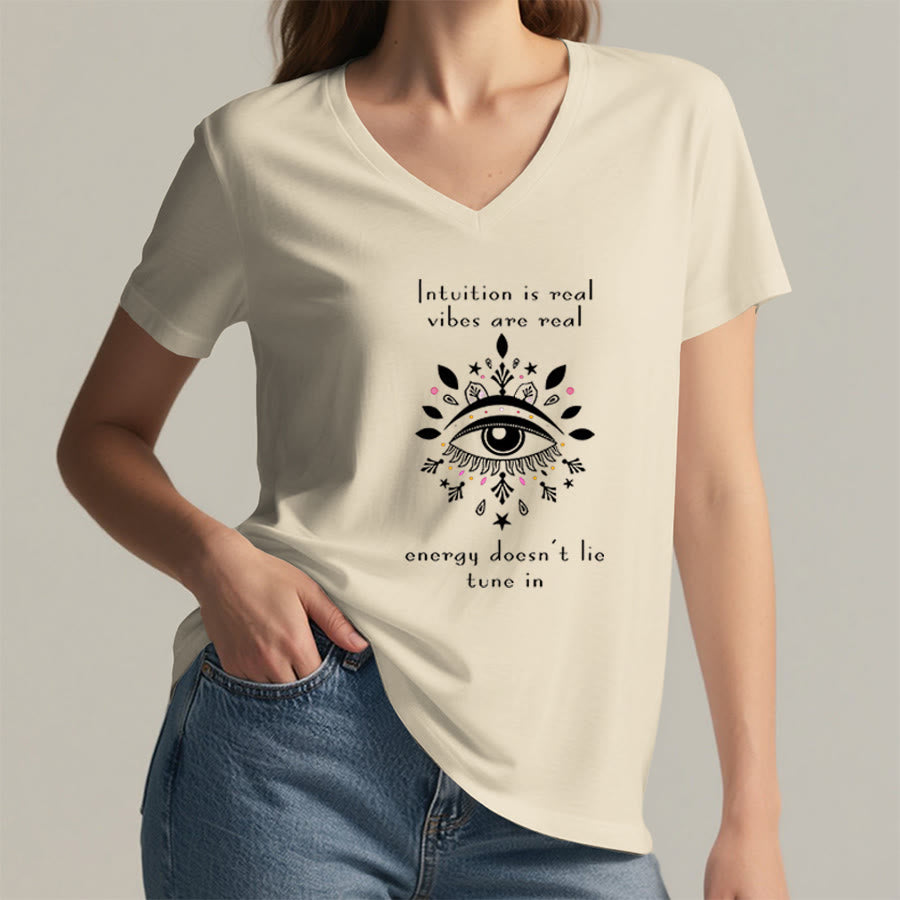 T-shirt Olivenorma décontracté à col en V avec imprimé de citation sur l'intuition et l'œil mystique - image 5
