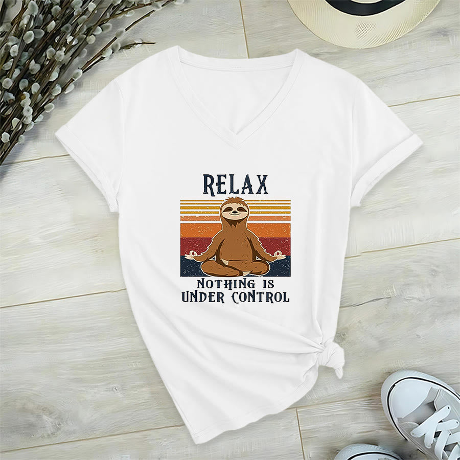 T-shirt à col en V imprimé Olivenorma Paresseux en méditation « Détendez-vous, rien n'est sous contrôle » - Blanc - 2XL - image 18