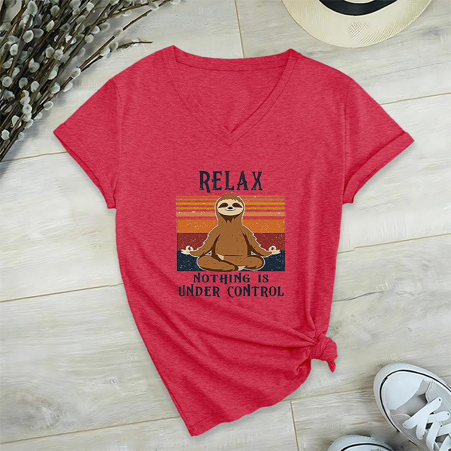 T-shirt à col en V imprimé Olivenorma Paresseux en méditation « Détendez-vous, rien n'est sous contrôle » - Rouge - 2XL - image 27