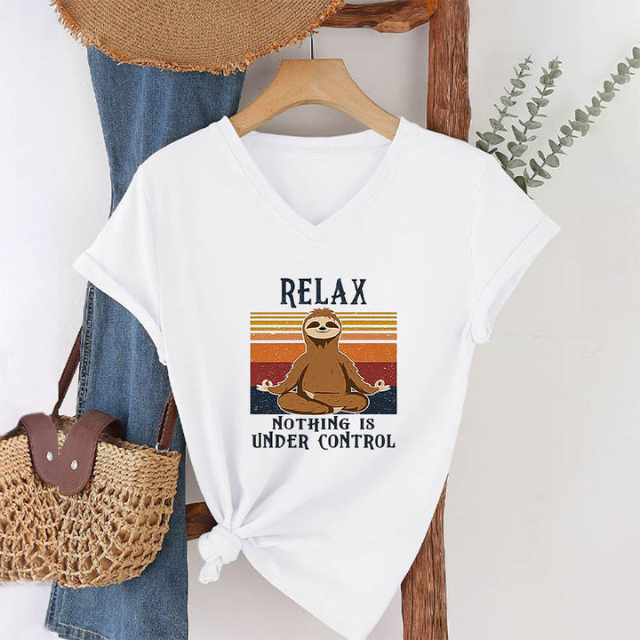 T-shirt à col en V imprimé Olivenorma Paresseux en méditation « Détendez-vous, rien n'est sous contrôle » - image 19