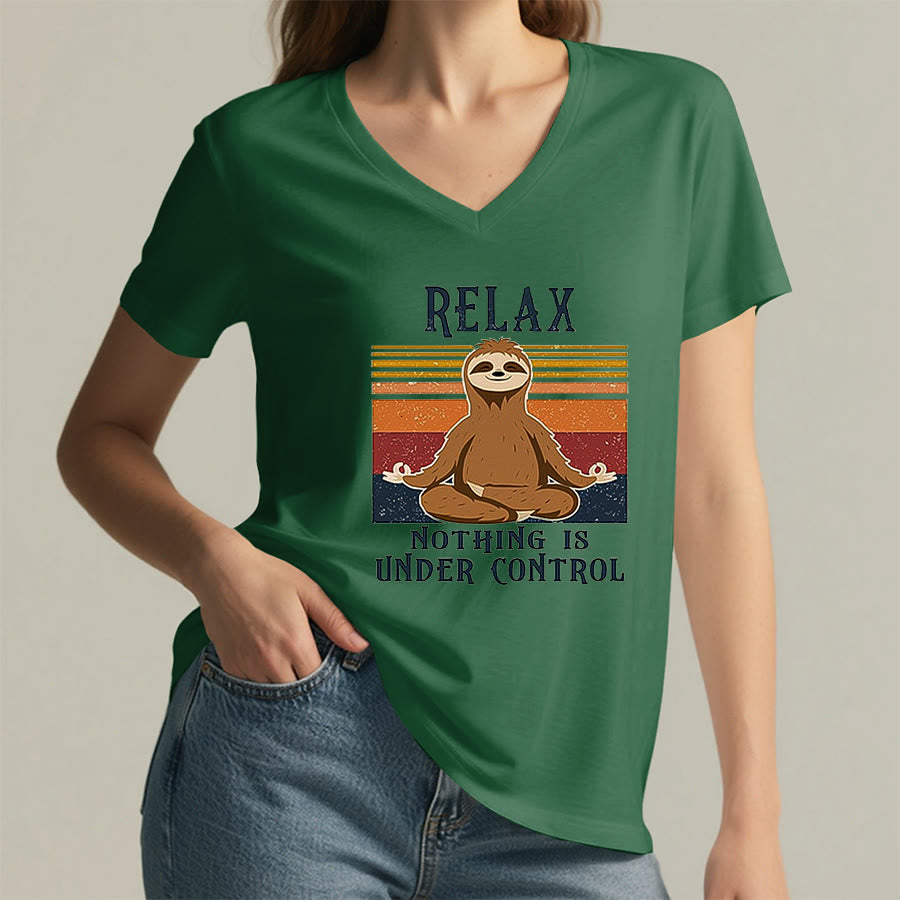 T-shirt à col en V imprimé Olivenorma Paresseux en méditation « Détendez-vous, rien n'est sous contrôle » - image 26