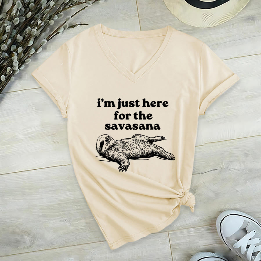 T-shirt à col en V Olivenorma avec citation humoristique sur le paresseux « Savasana » - Kaki - 2XL - image 3