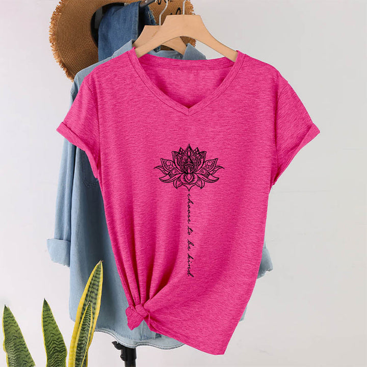 T-shirt Olivenorma « Choisissez la gentillesse » à col en V avec imprimé mandala lotus - Rose rouge - 2XL - image 33