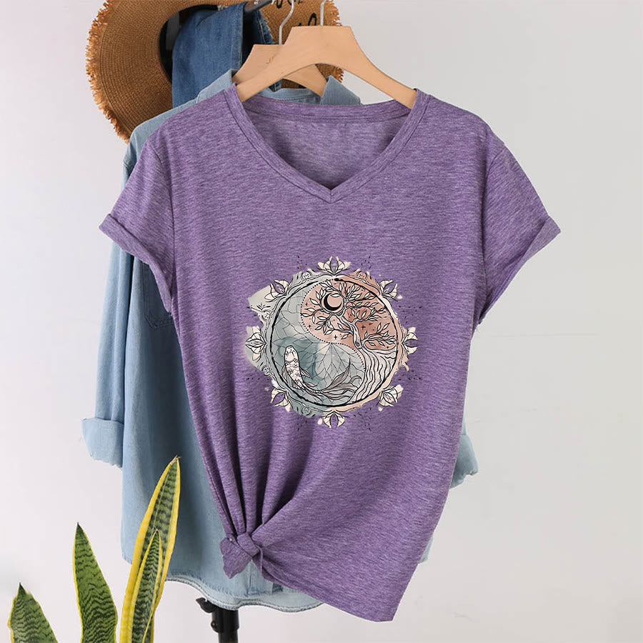 T-shirt à col en V Olivenorma avec motif Yin Yang complexe représentant un arbre et des carpes koï - Violet - 2XL - image 36
