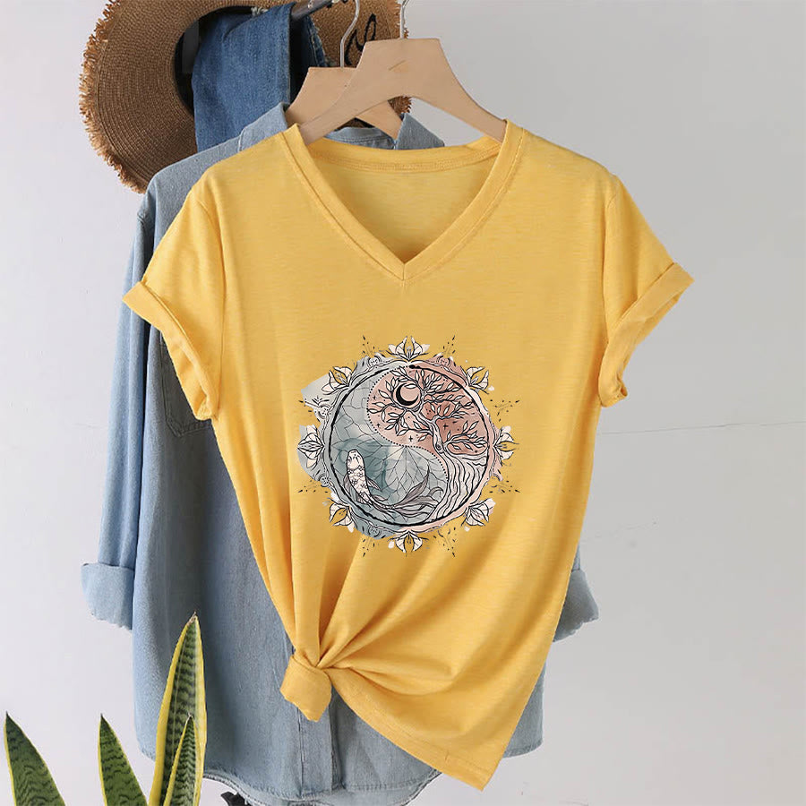 T-shirt à col en V Olivenorma avec motif Yin Yang complexe représentant un arbre et des carpes koï - Jaune - 2XL - image 30