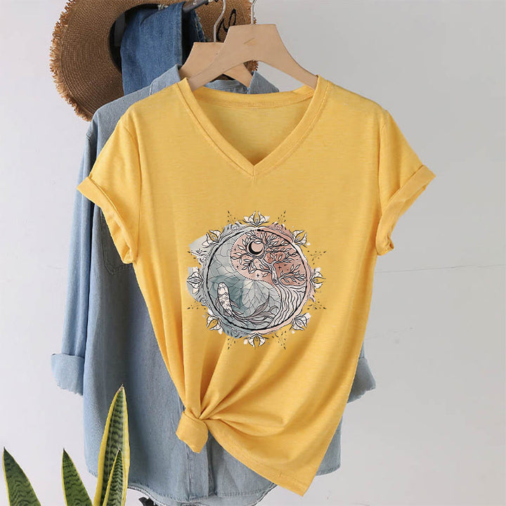 T-shirt à col en V Olivenorma avec motif Yin Yang complexe représentant un arbre et des carpes koï - Jaune - 2XL - image 30