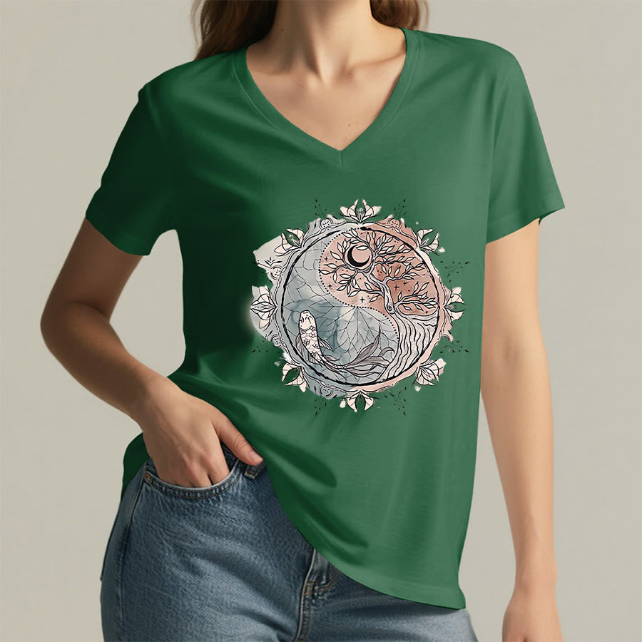 T-shirt à col en V Olivenorma avec motif Yin Yang complexe représentant un arbre et des carpes koï - image 22