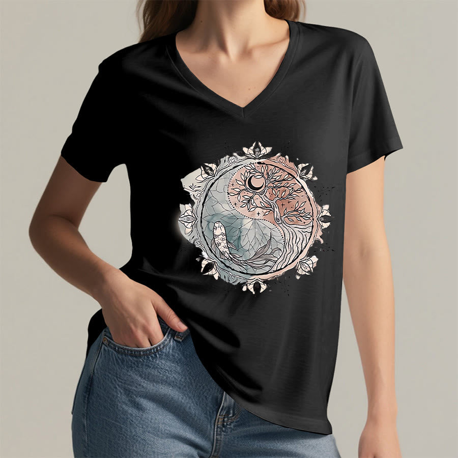 T-shirt à col en V Olivenorma avec motif Yin Yang complexe représentant un arbre et des carpes koï - image 13