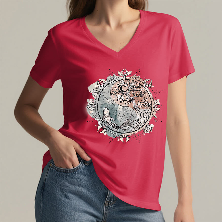 T-shirt à col en V Olivenorma avec motif Yin Yang complexe représentant un arbre et des carpes koï - image 28