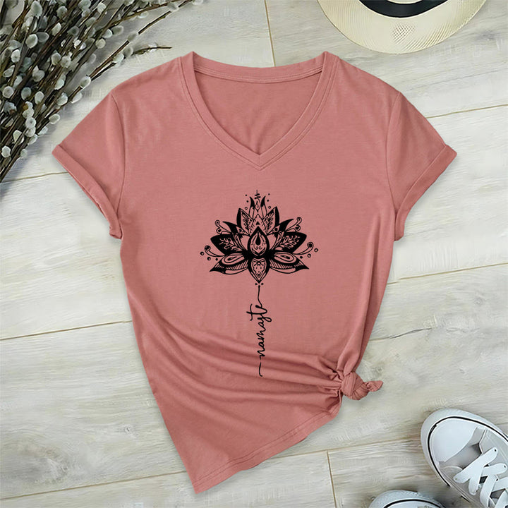T-shirt à col en V Olivenorma avec motif mandala de lotus complexe et design Namaste - Rose - 2XL - image 6