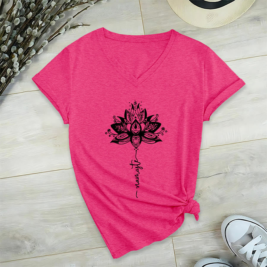 T-shirt à col en V Olivenorma avec motif mandala de lotus complexe et design Namaste - Rose rouge - 2XL - image 33