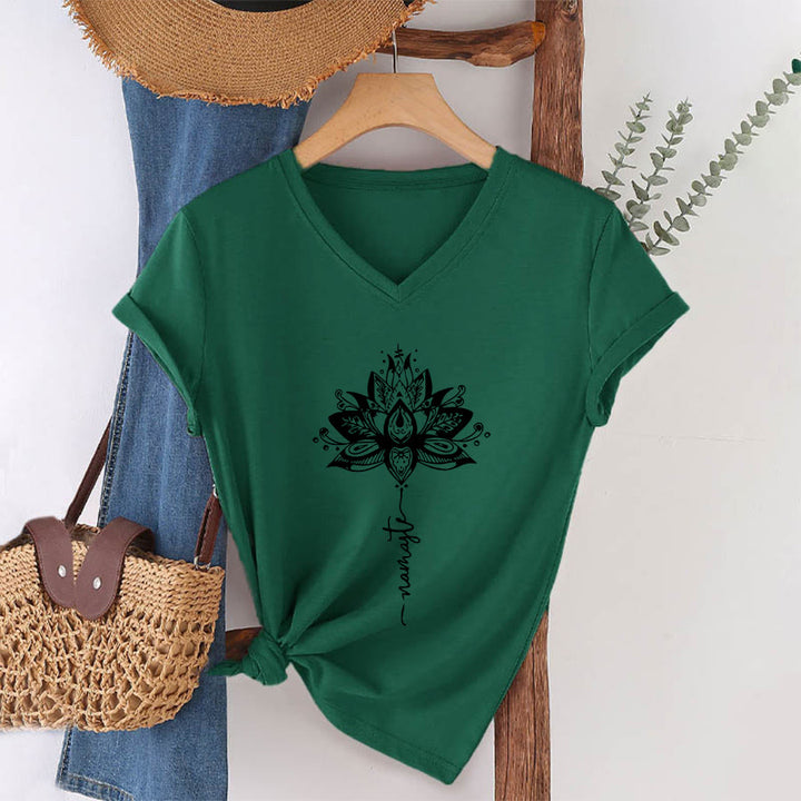T-shirt à col en V Olivenorma avec motif mandala de lotus complexe et design Namaste - image 22
