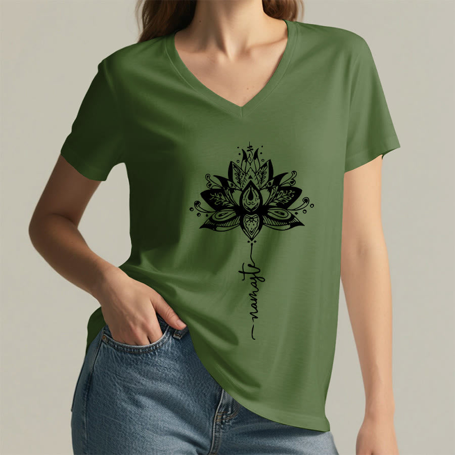 T-shirt à col en V Olivenorma avec motif mandala de lotus complexe et design Namaste - image 26