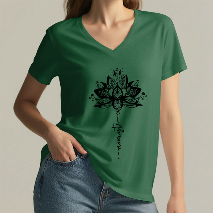 T-shirt à col en V Olivenorma avec motif mandala de lotus complexe et design Namaste - image 23