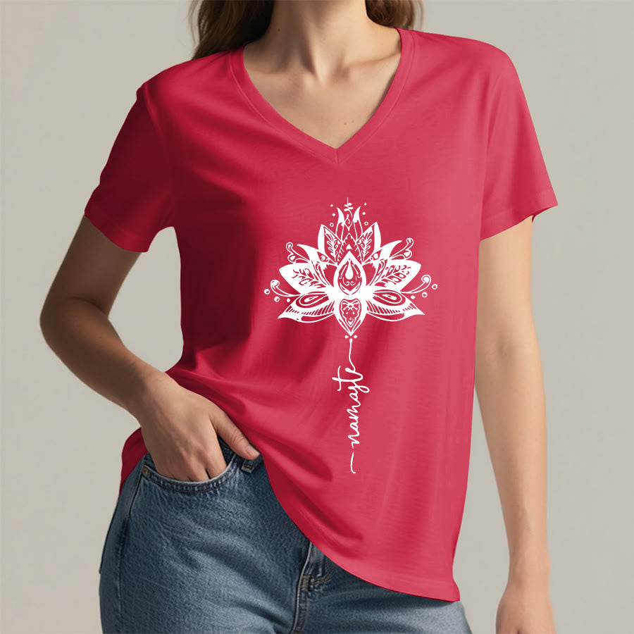 T-shirt à col en V Olivenorma avec motif mandala de lotus complexe et design Namaste - image 29