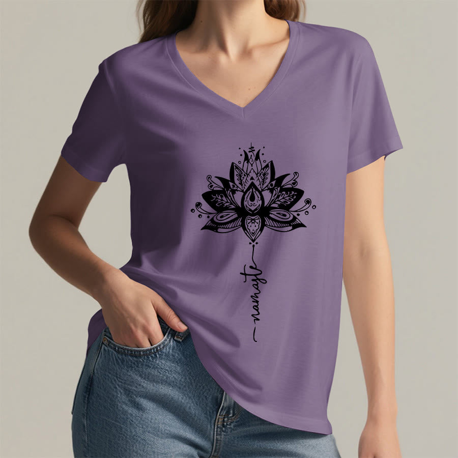 T-shirt à col en V Olivenorma avec motif mandala de lotus complexe et design Namaste - image 38