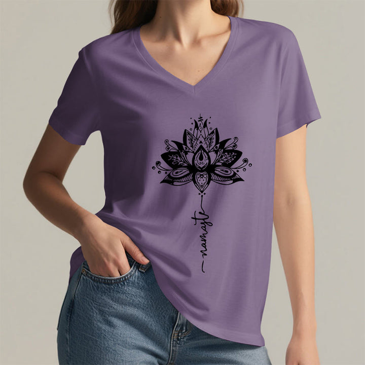 T-shirt à col en V Olivenorma avec motif mandala de lotus complexe et design Namaste - image 38