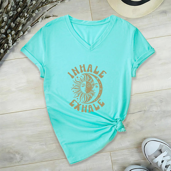 T-shirt Olivenorma Boho Soleil Lune « Inspirer Expirer » à col en V - Lac Bleu - 2XL - image 9