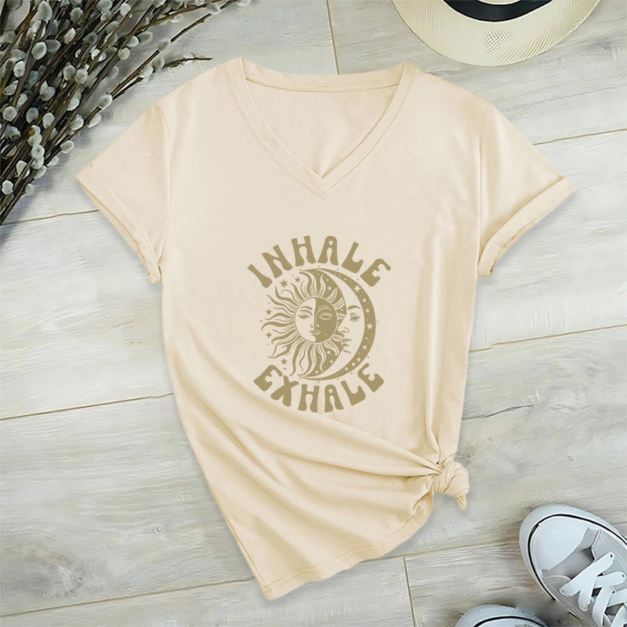 T-shirt Olivenorma Boho Soleil Lune « Inspirer Expirer » à col en V - Kaki - 2XL - image 3
