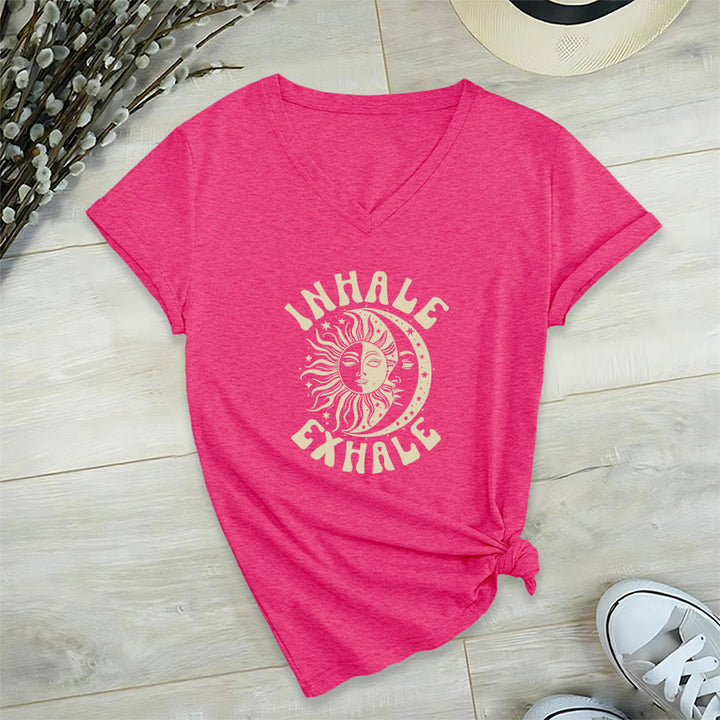 T-shirt Olivenorma Boho Soleil Lune « Inspirer Expirer » à col en V - Rose rouge - 2XL - image 33