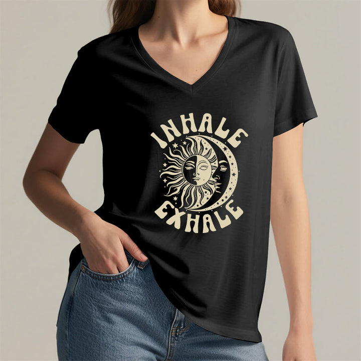 T-shirt Olivenorma Boho Soleil Lune « Inspirer Expirer » à col en V - image 14