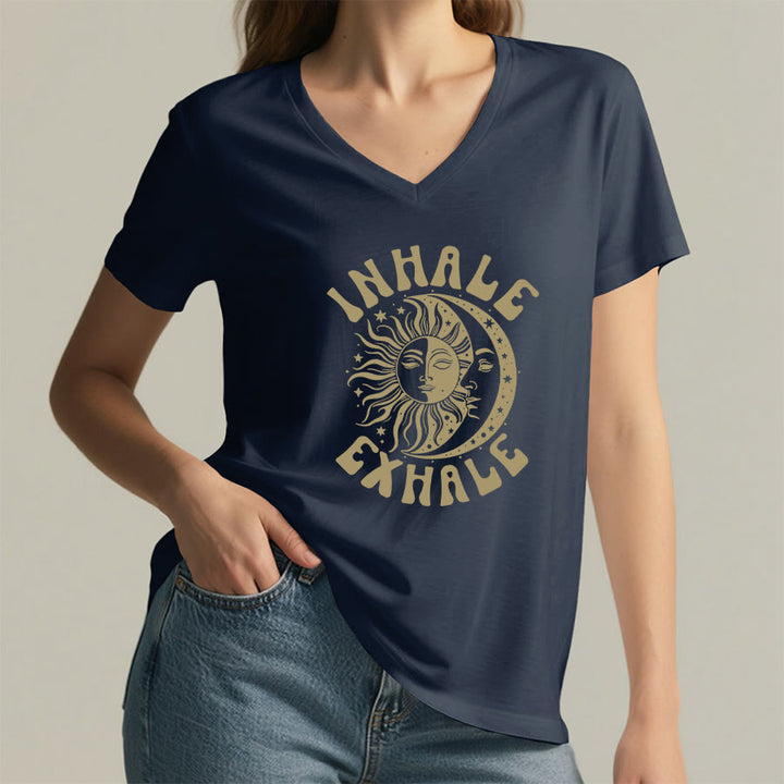 T-shirt Olivenorma Boho Soleil Lune « Inspirer Expirer » à col en V - image 23