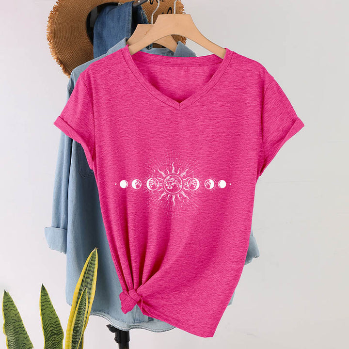 T-shirt Olivenorma Boho à col en V pour femme, motif céleste soleil et lune - image 34