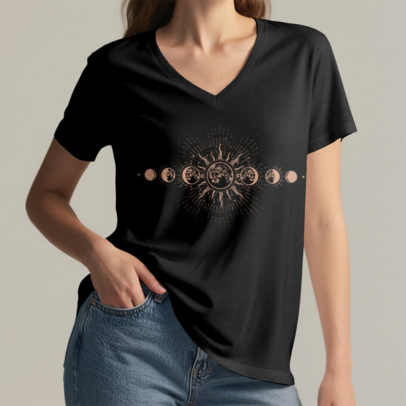 T-shirt Olivenorma Boho à col en V pour femme, motif céleste soleil et lune - image 2