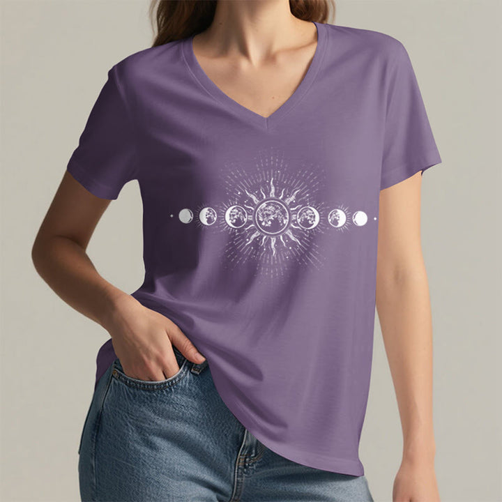 T-shirt Olivenorma Boho à col en V pour femme, motif céleste soleil et lune - image 38